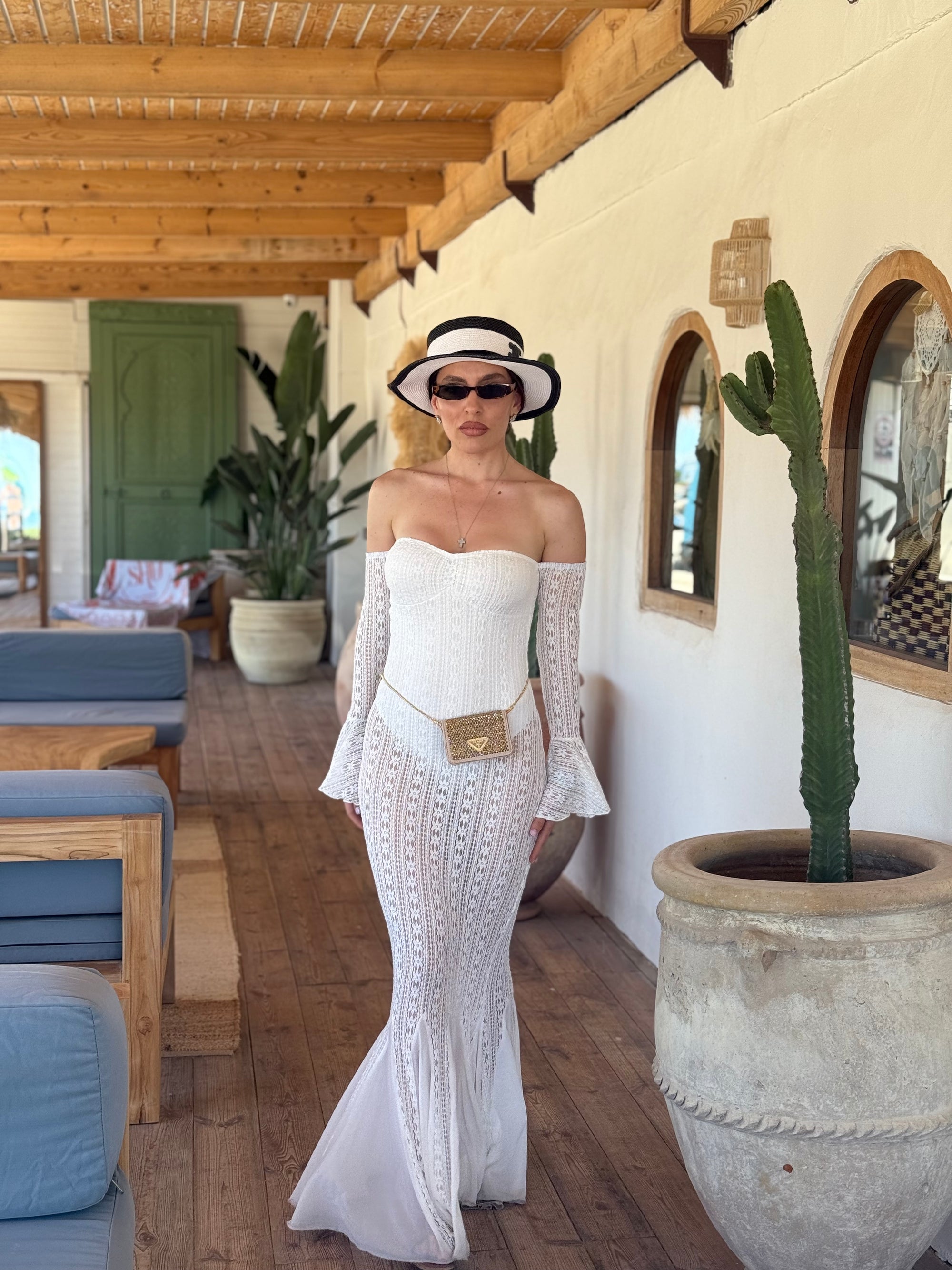 Abito MIAS - abito lungo in pizzo con body incorporato - scollo a cuore con manica lunga - top quality - Limited Edition- collezione chic
