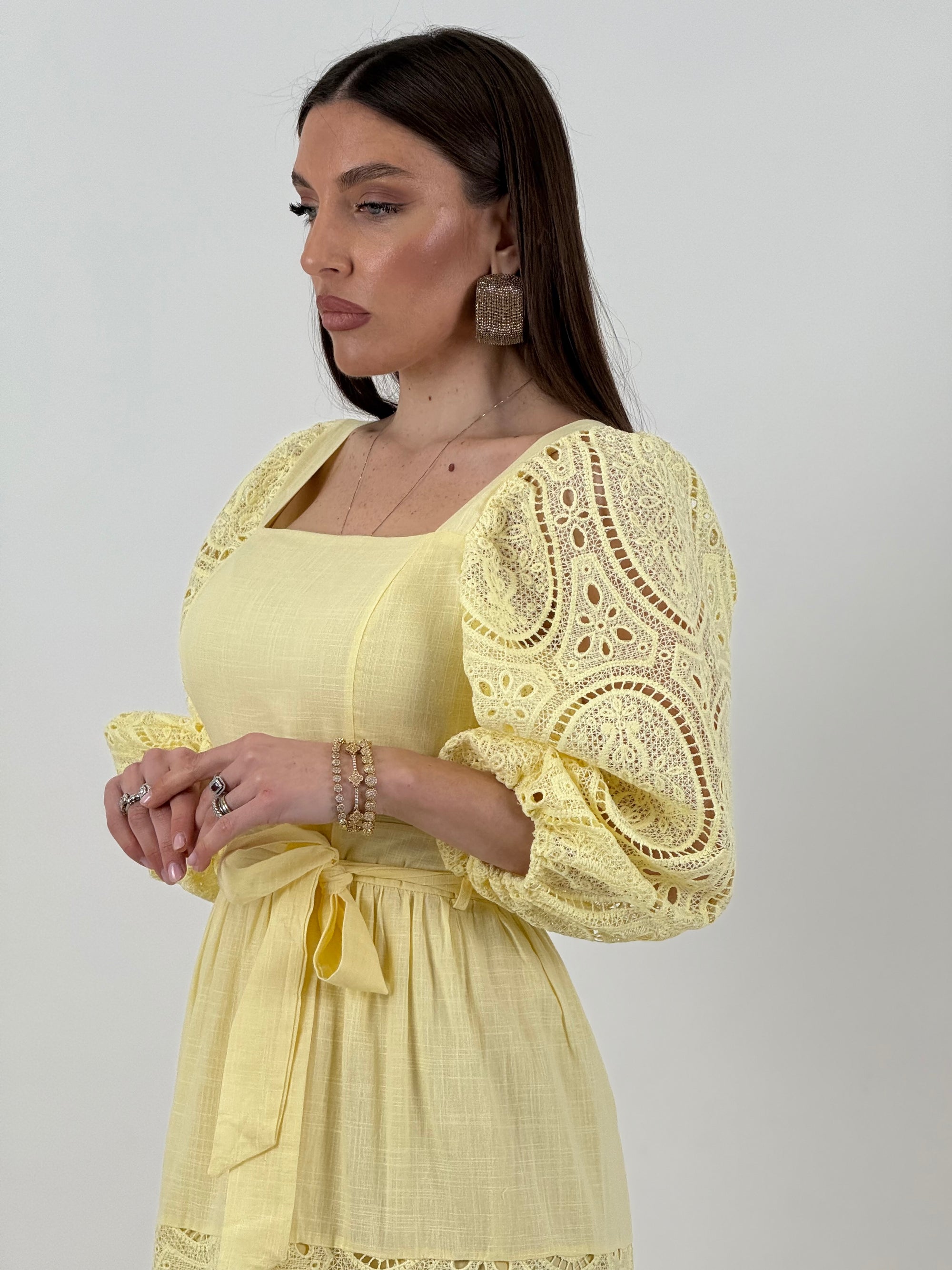 Abito LEANDRE - abito lungo con dettagli in pizzo - manica a palloncino e gonna a ruota - collezione chic