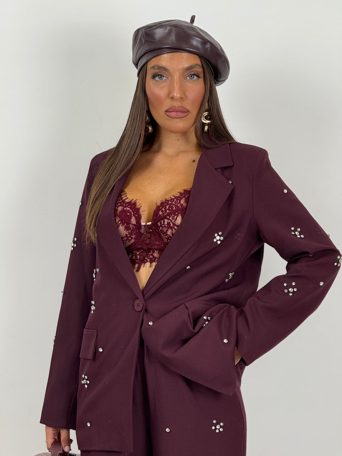 Tailleur Katia - Chaqueta y pantalones completos con detalles de piedra