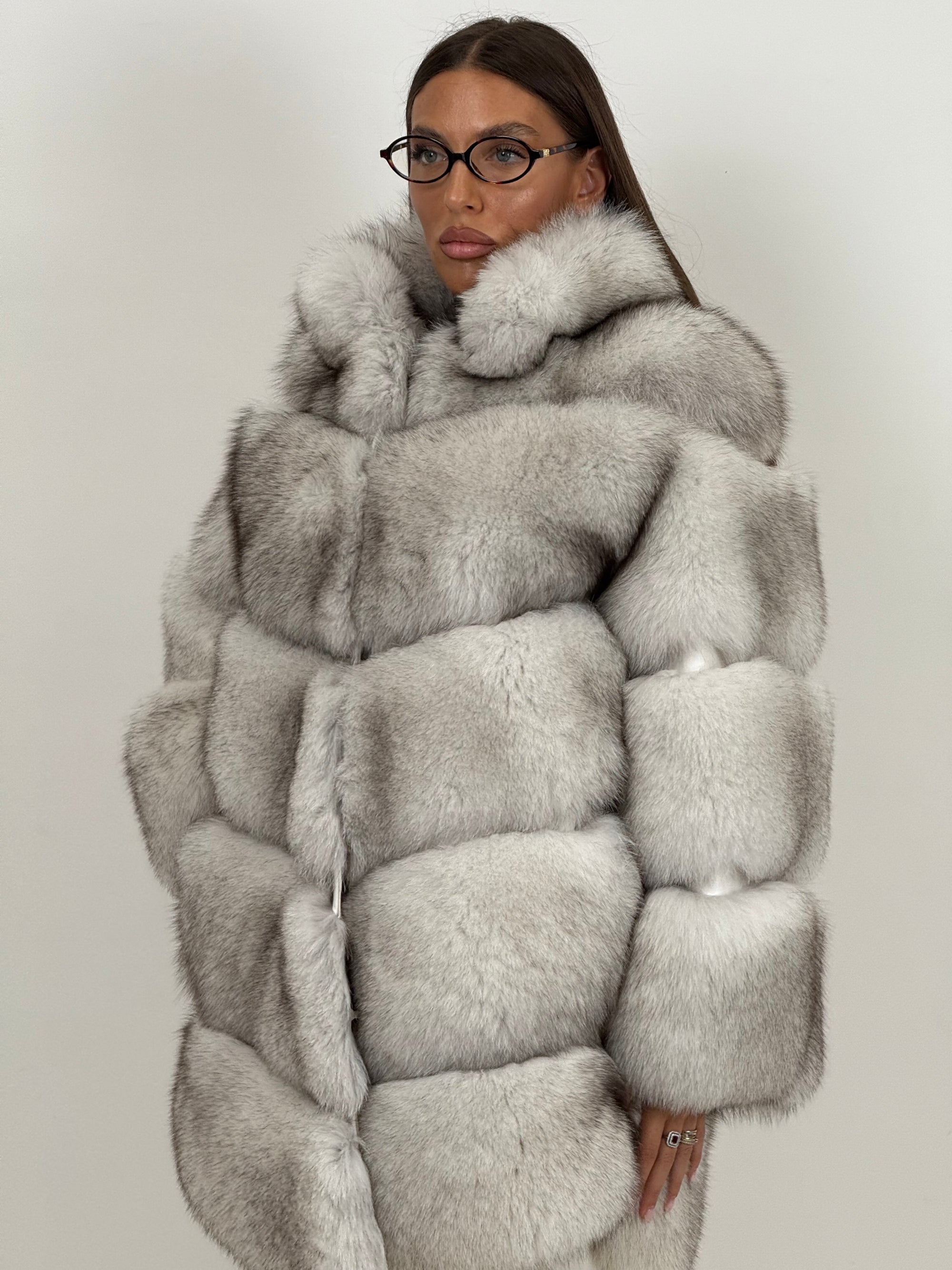 Pelliccia n103- cappotto in volpe della Groenlandia- volpe bianca con punte leggermente più scure - fascia larga - pelle unica - Limited Edition