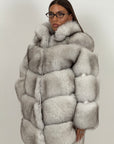Pelliccia n103- cappotto in volpe della Groenlandia- volpe bianca con punte leggermente più scure - fascia larga - pelle unica - Limited Edition