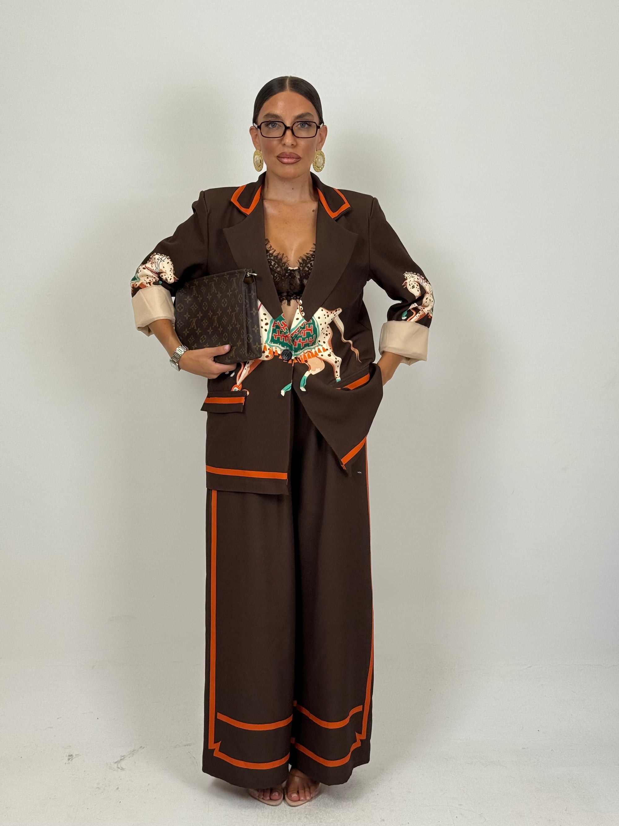 Tailleur HELLY - giacca e pantalone a fantasia - fantasia cavalli con rigo a contrasto - TOP QUALITY