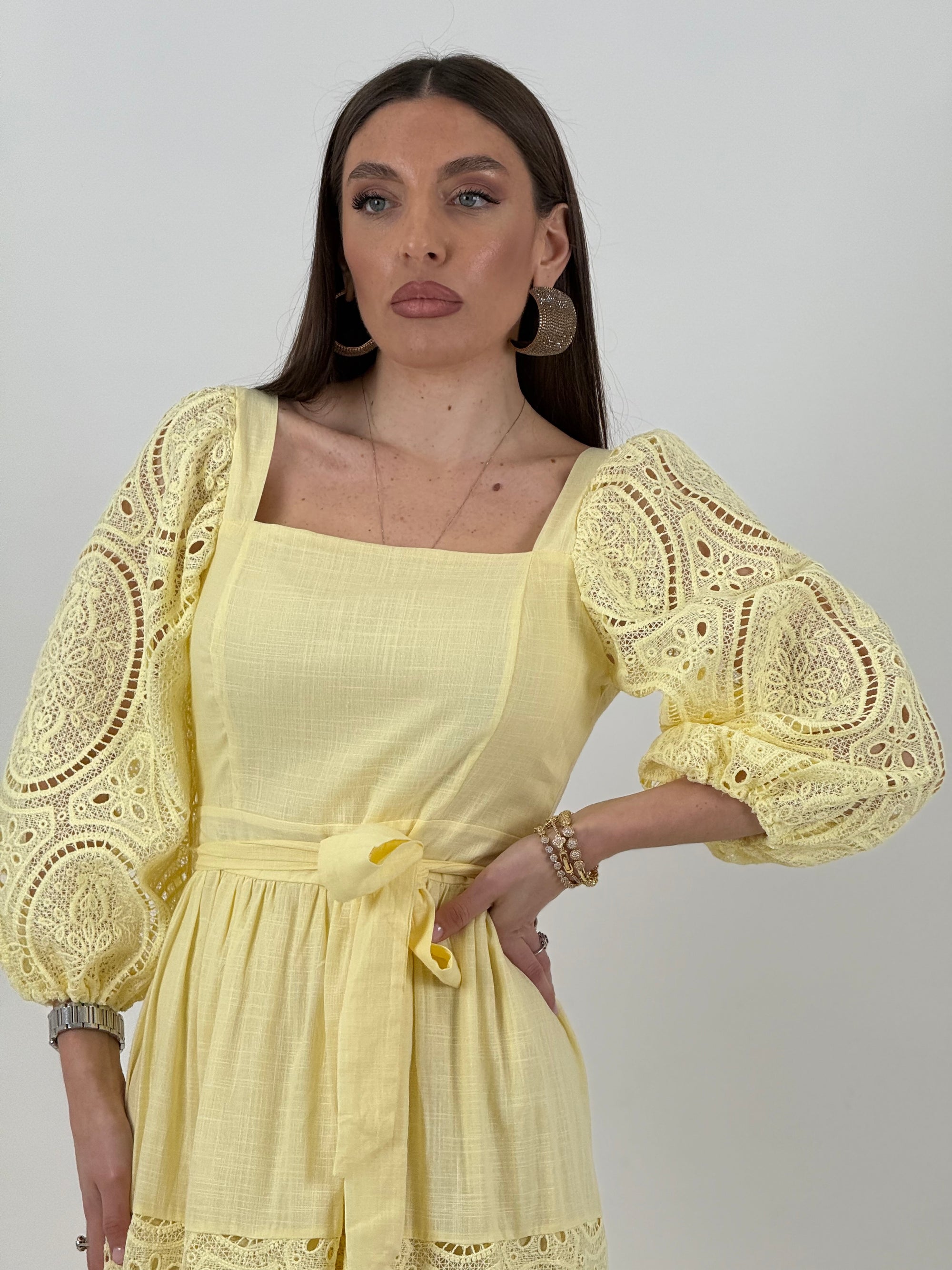 Abito LEANDRE - abito lungo con dettagli in pizzo - manica a palloncino e gonna a ruota - collezione chic