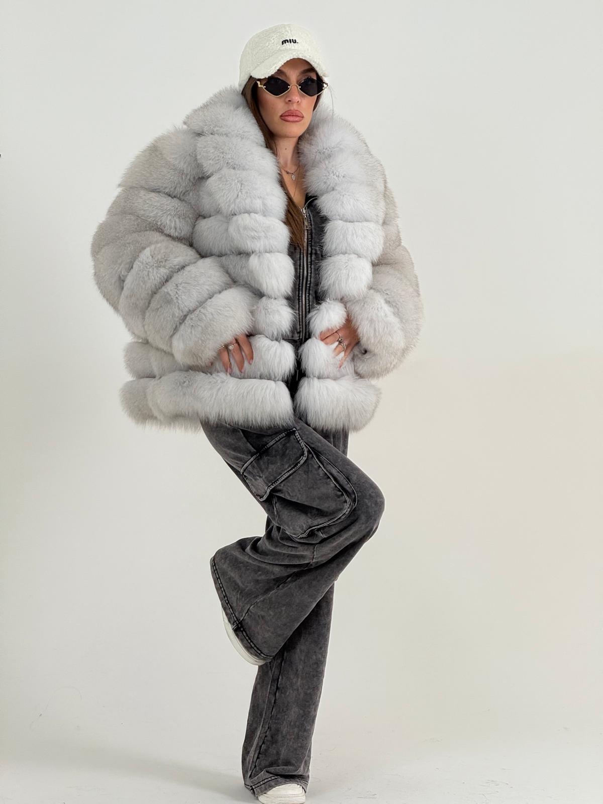 (SALDO) Pelliccia in vera volpe, top quality, taglio orizzontale con collo sciallato