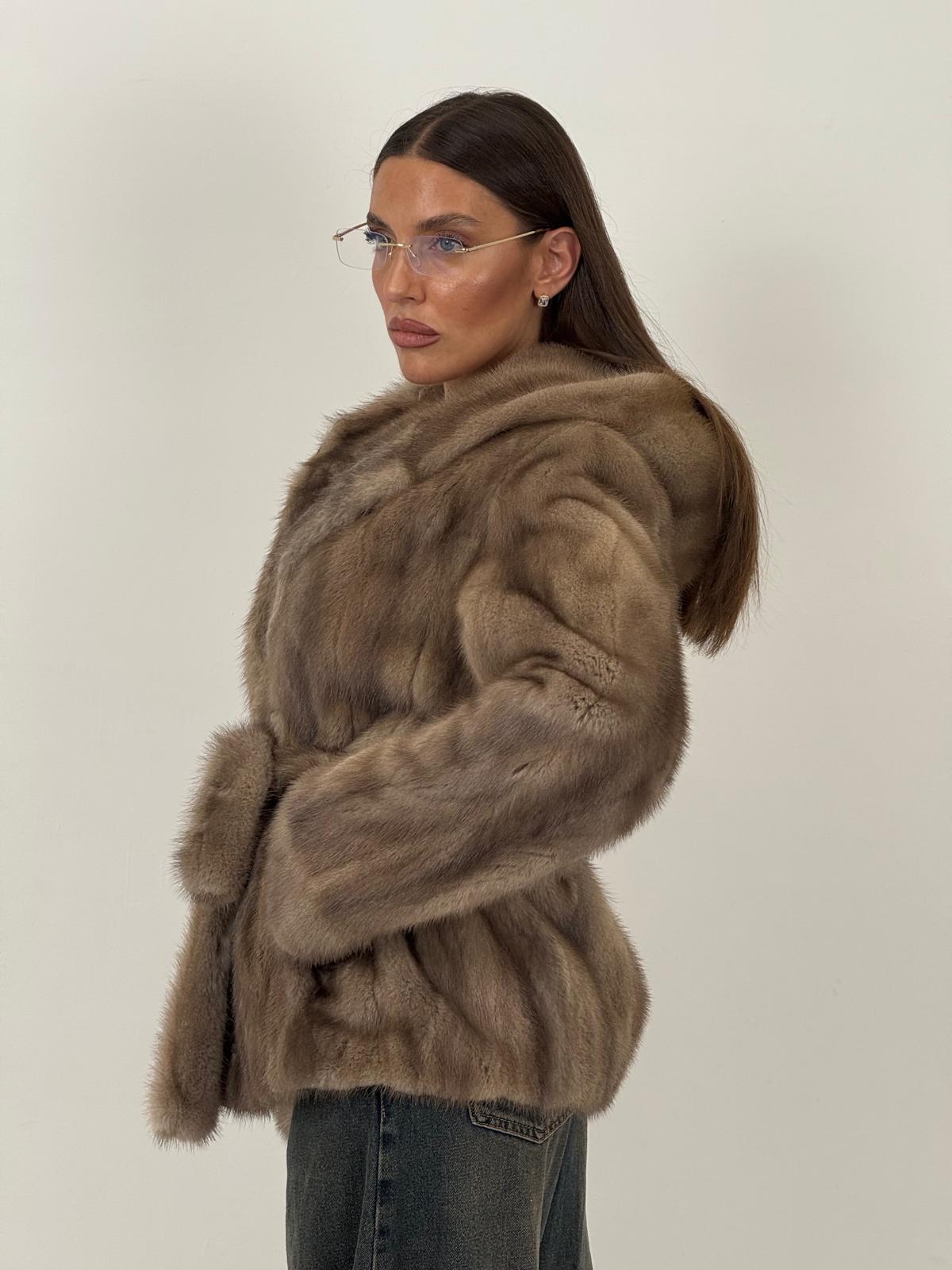 Pelliccia in visone zaffiro N78 - taglio verticale pelle intera - top quality - NUOVA - modello accappatoio con cappuccio