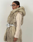 Pelliccia in volpe N60 - gilet in volpe con cappuccio e cintura in pelle