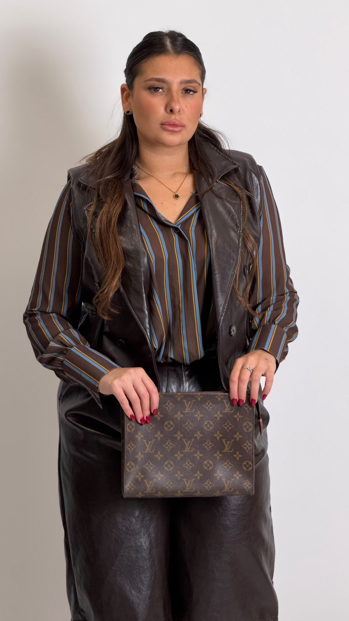 CURVY Cordset DOROTEA - Completo gilet e bermuda in ecopelle