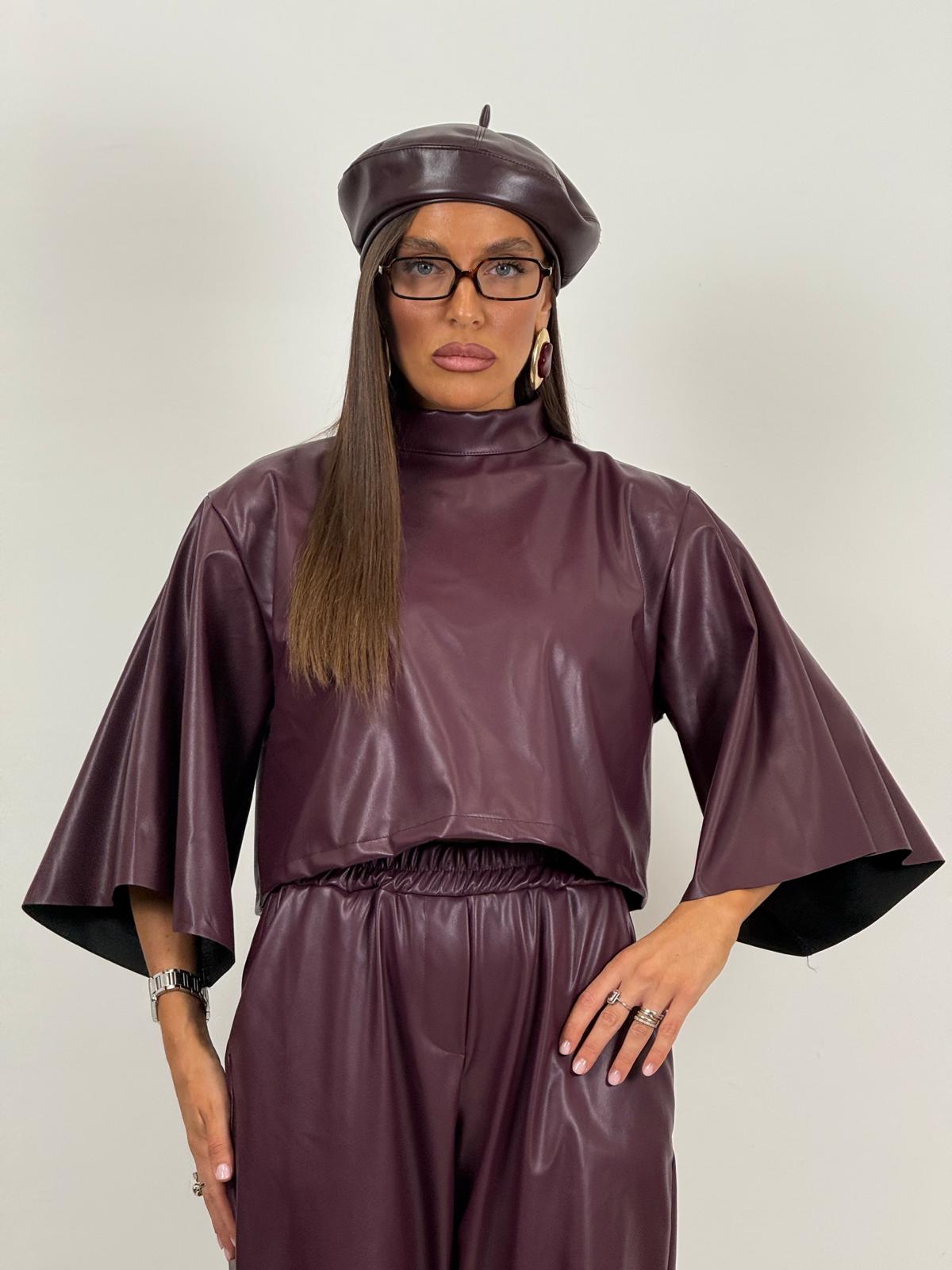 Cordset GERTRUDIS - Completo blusa e pantalone in ecopelle