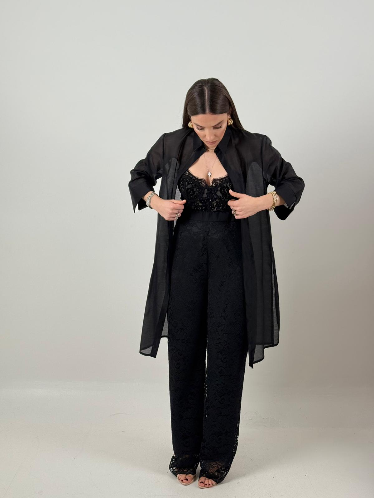 Cordset MOLLY - Completo sartoriale con giacca lunga e pantalone vita alta a palazzo completamente in pizzo