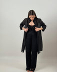 Cordset MOLLY - Completo sartoriale con giacca lunga e pantalone vita alta a palazzo completamente in pizzo