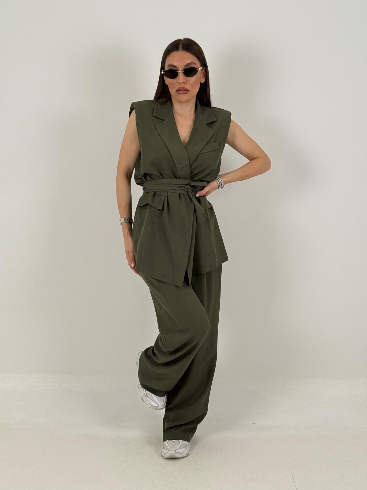 Saldo tailleur composto da gilet e pantalone Marrone