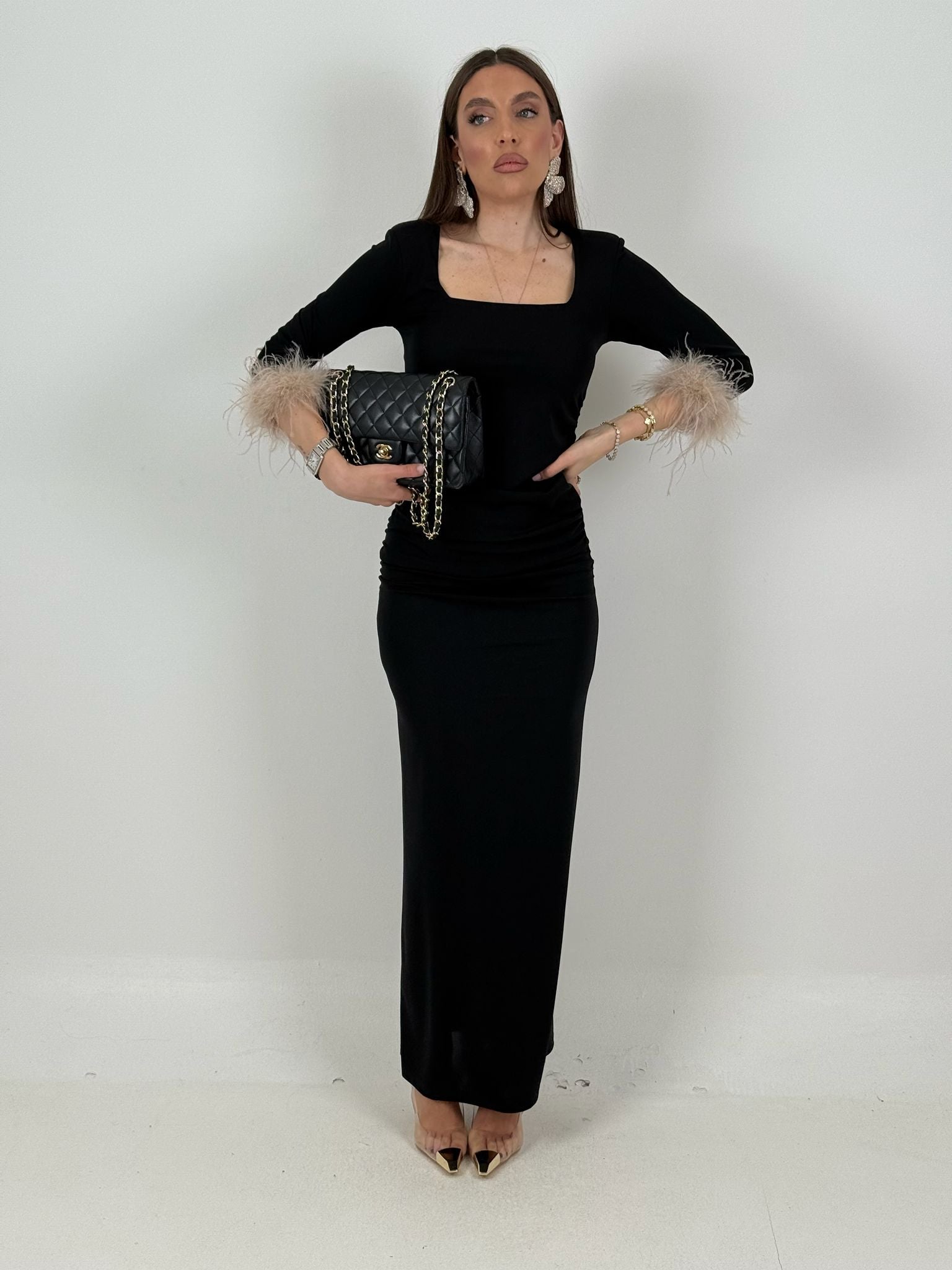 Abito TAMARA - Abito lungo sartoriale in lycra doppia con polsi in piuma