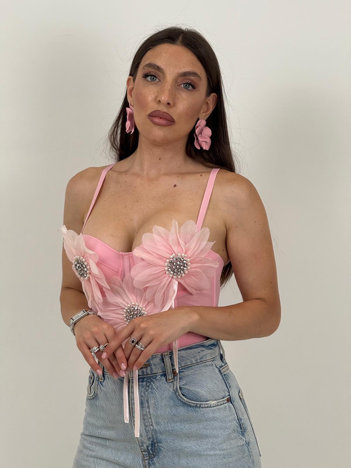Top con mega fiori