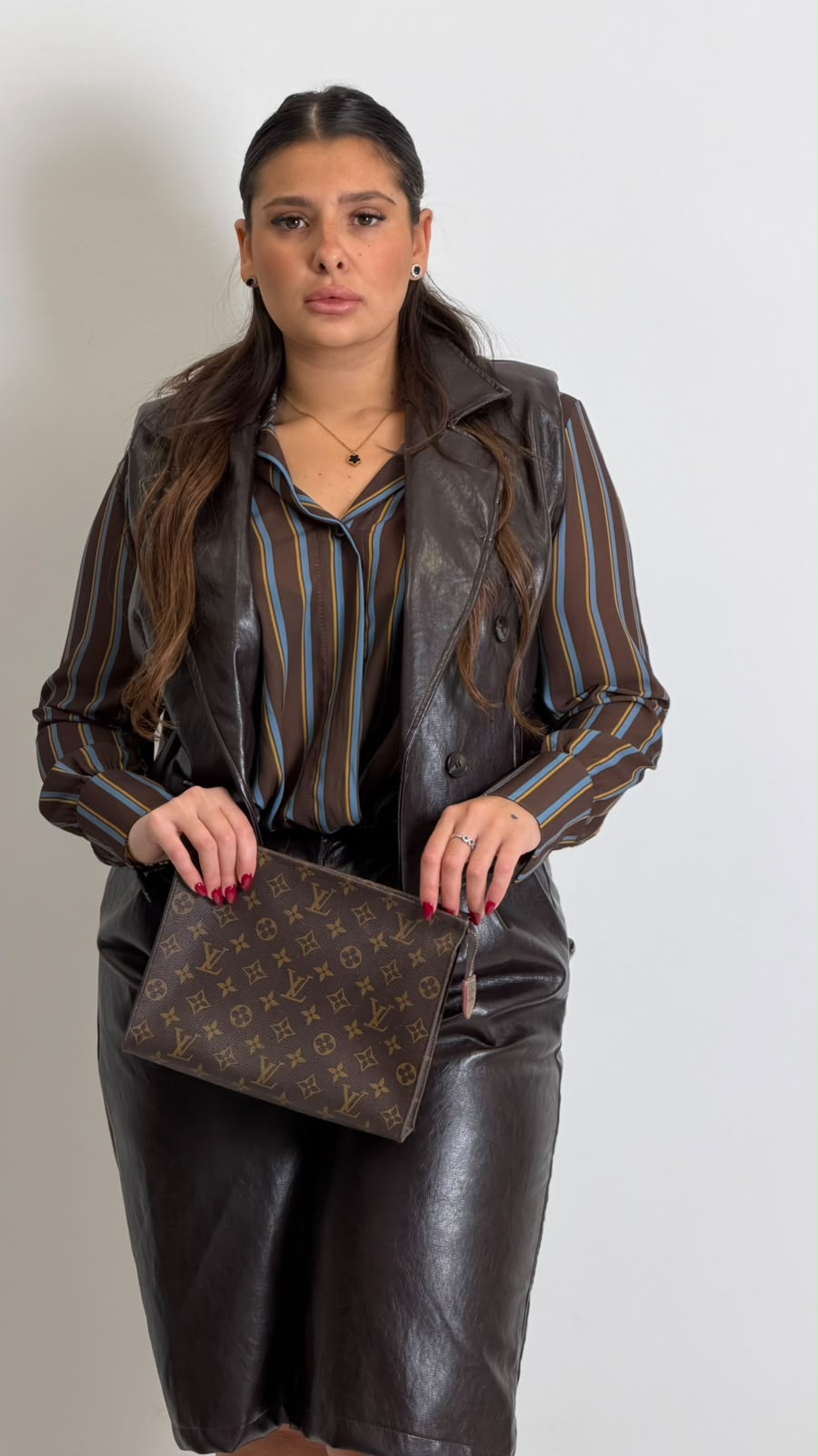 CURVY Cordset DOROTEA - Completo gilet e bermuda in ecopelle