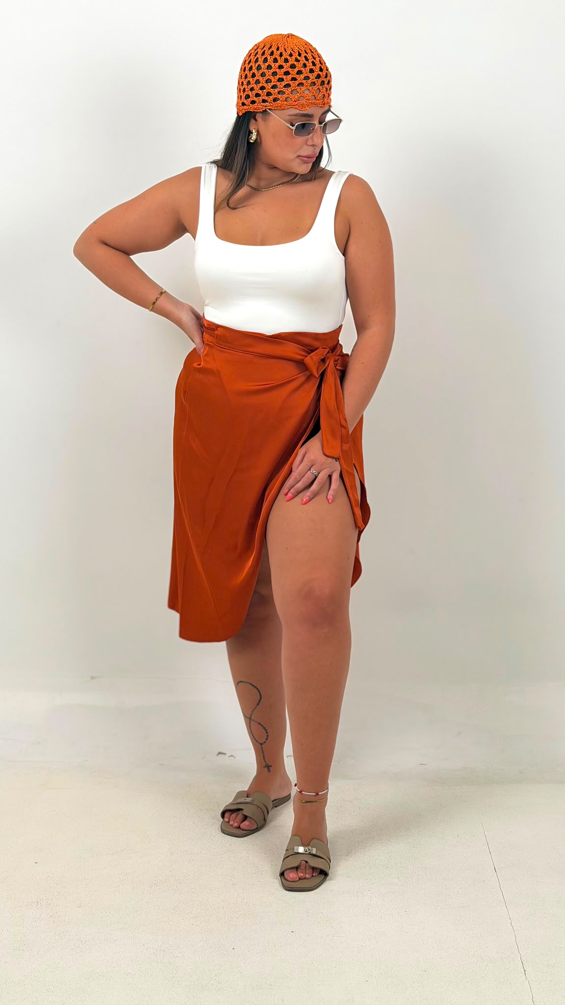 CURVY GONNA IN SATIN