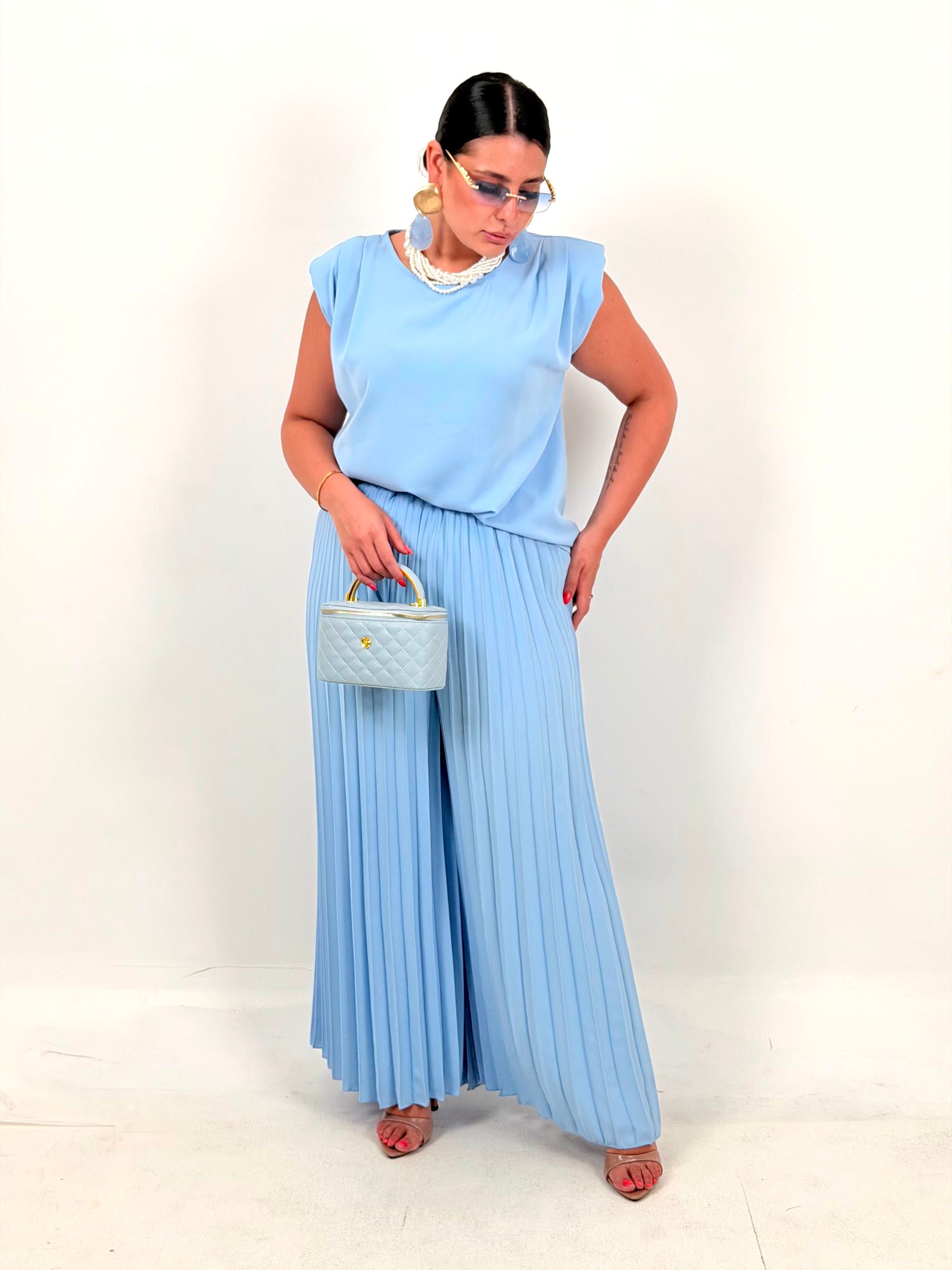 CURVY Cordset HAZIRAN - completo composto da maglia con spalline imbottite e pantalone palazzo plissettato