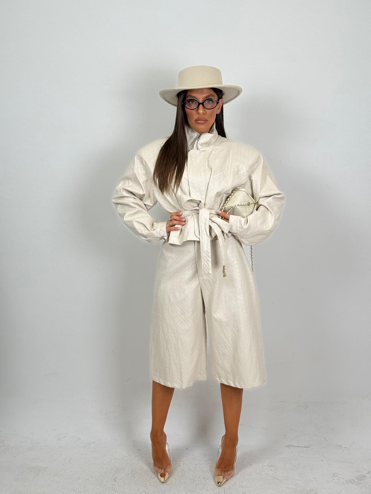 Cordset SARIKA - Completo giacca con cintura e pantalone in ecopelle