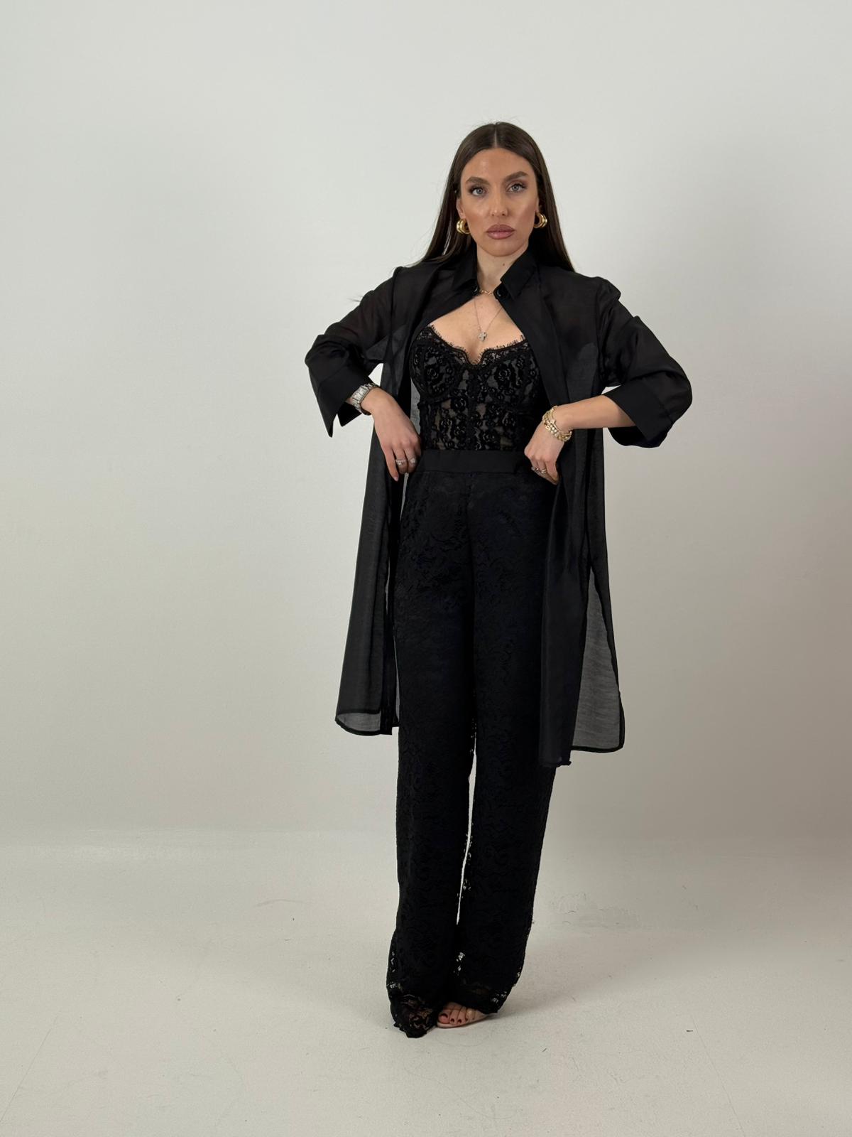 Cordset MOLLY - Completo sartoriale con giacca lunga e pantalone vita alta a palazzo completamente in pizzo
