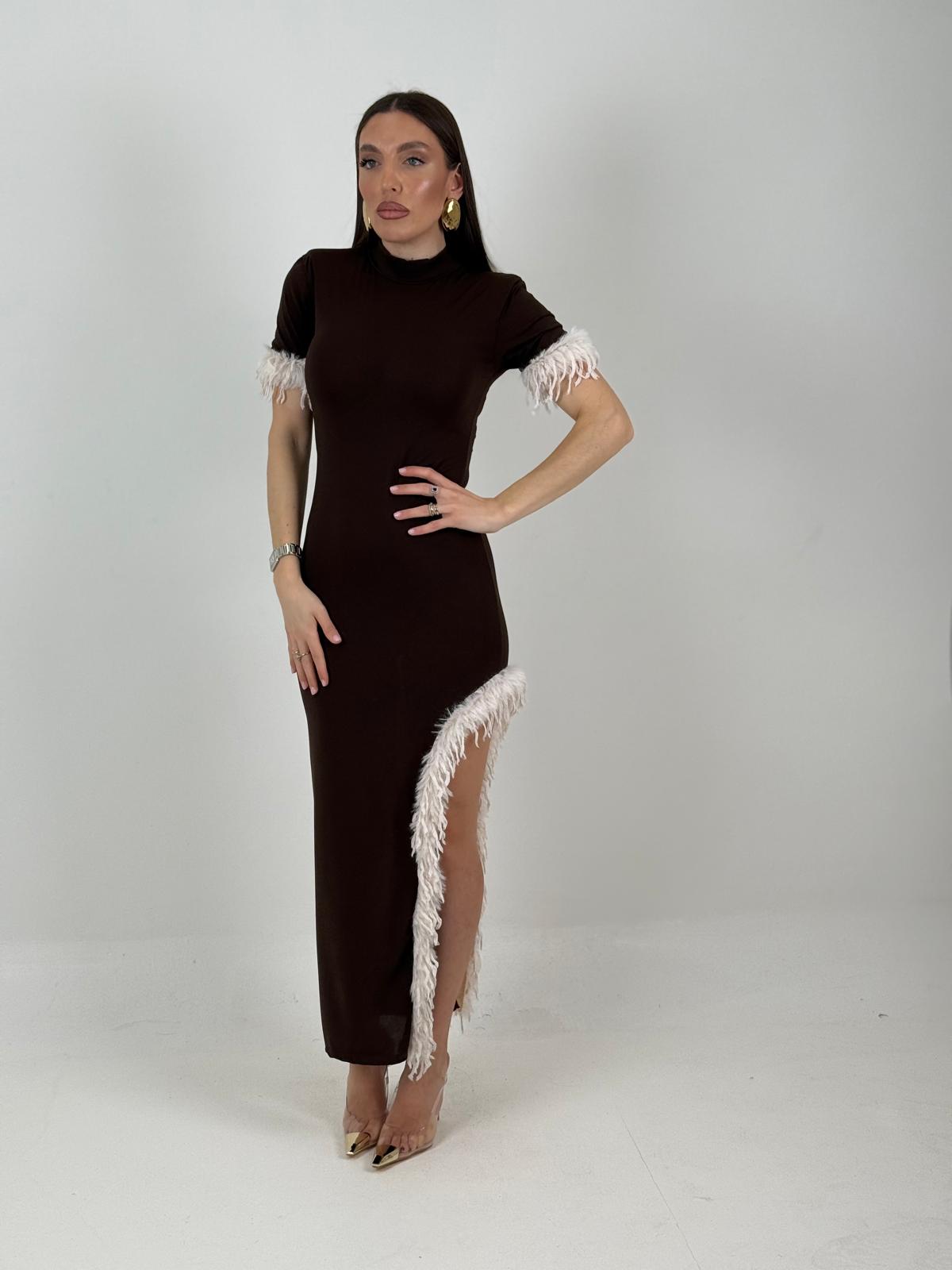 Abito GRACE - Abito lungo con piume- preordine 6-7 giorni