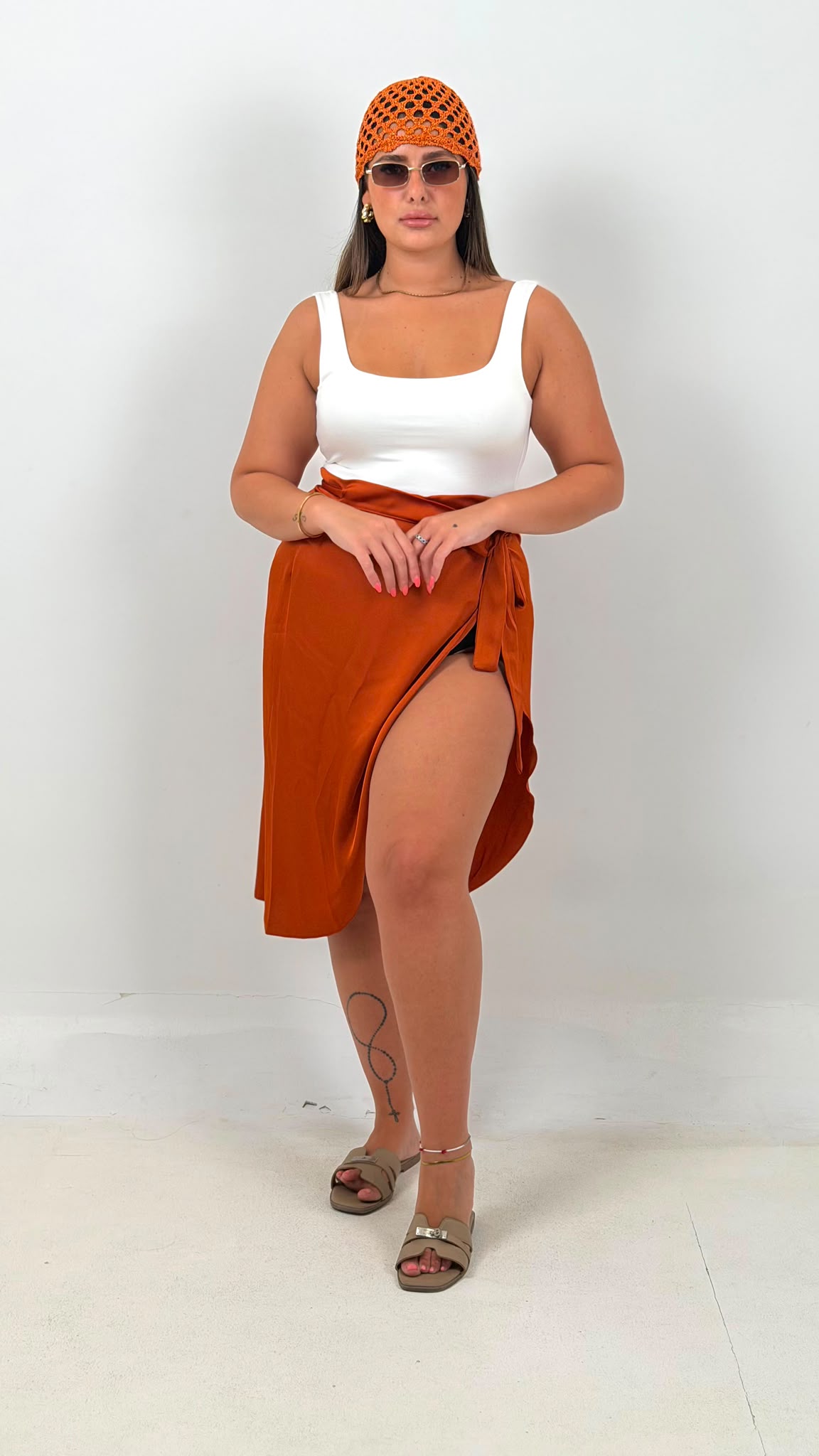 CURVY GONNA IN SATIN