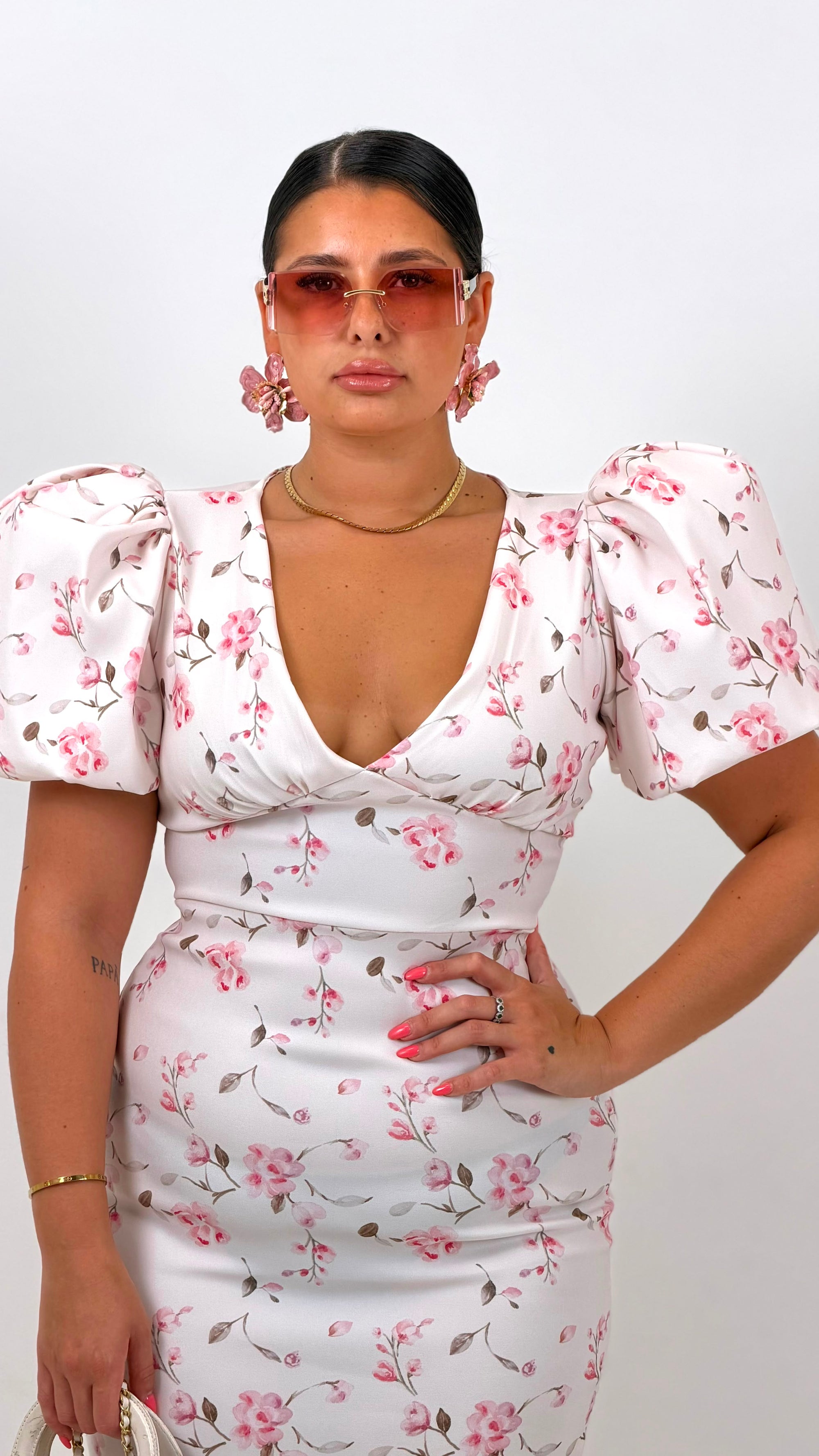 CURVY Abito fiorellino - abito corto bandage con manica a palloncino