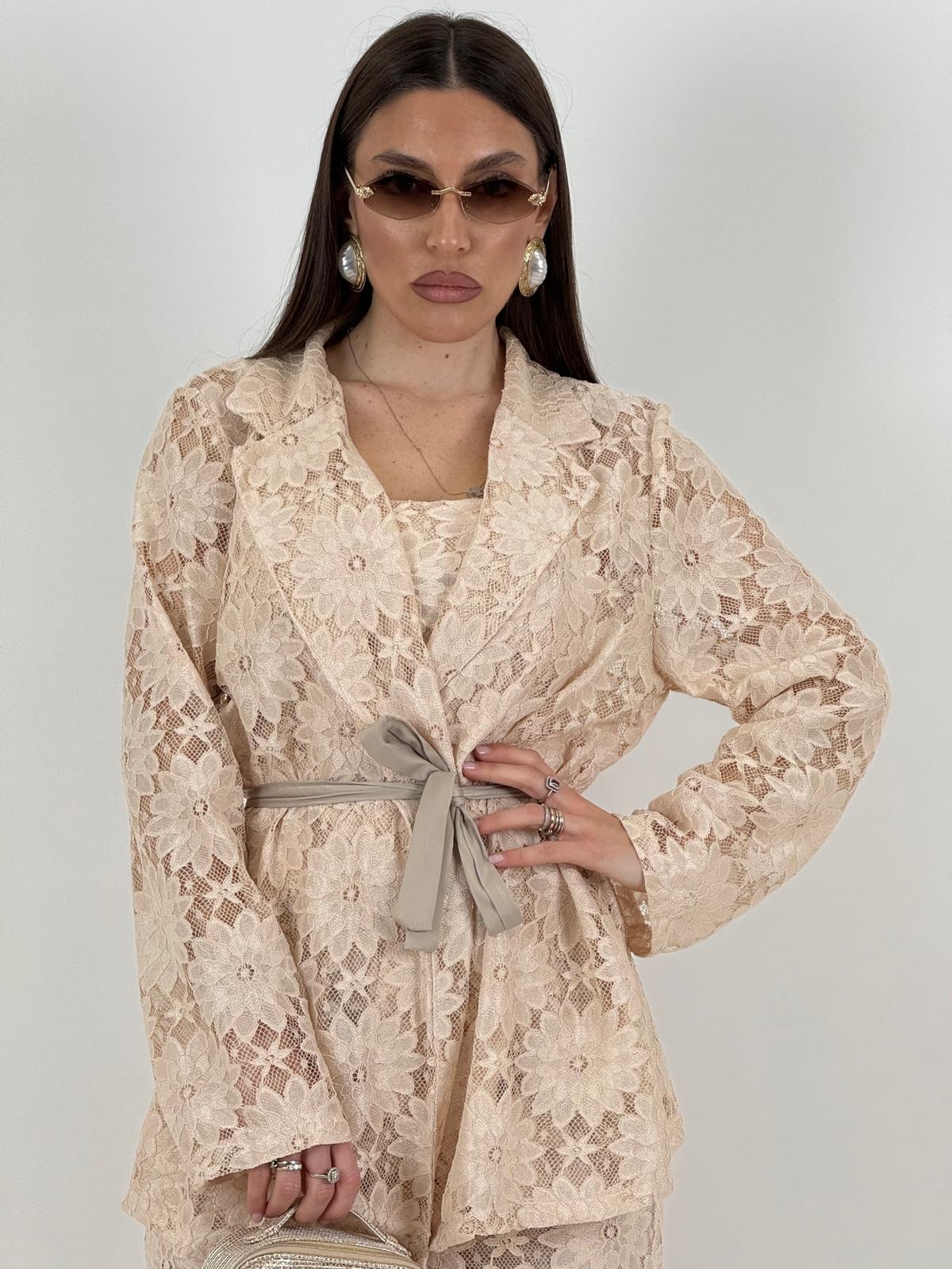 Tailleur CLELIA - COMPLETO tre pezzi giacca con cintura ,top e pantalone in pizzo