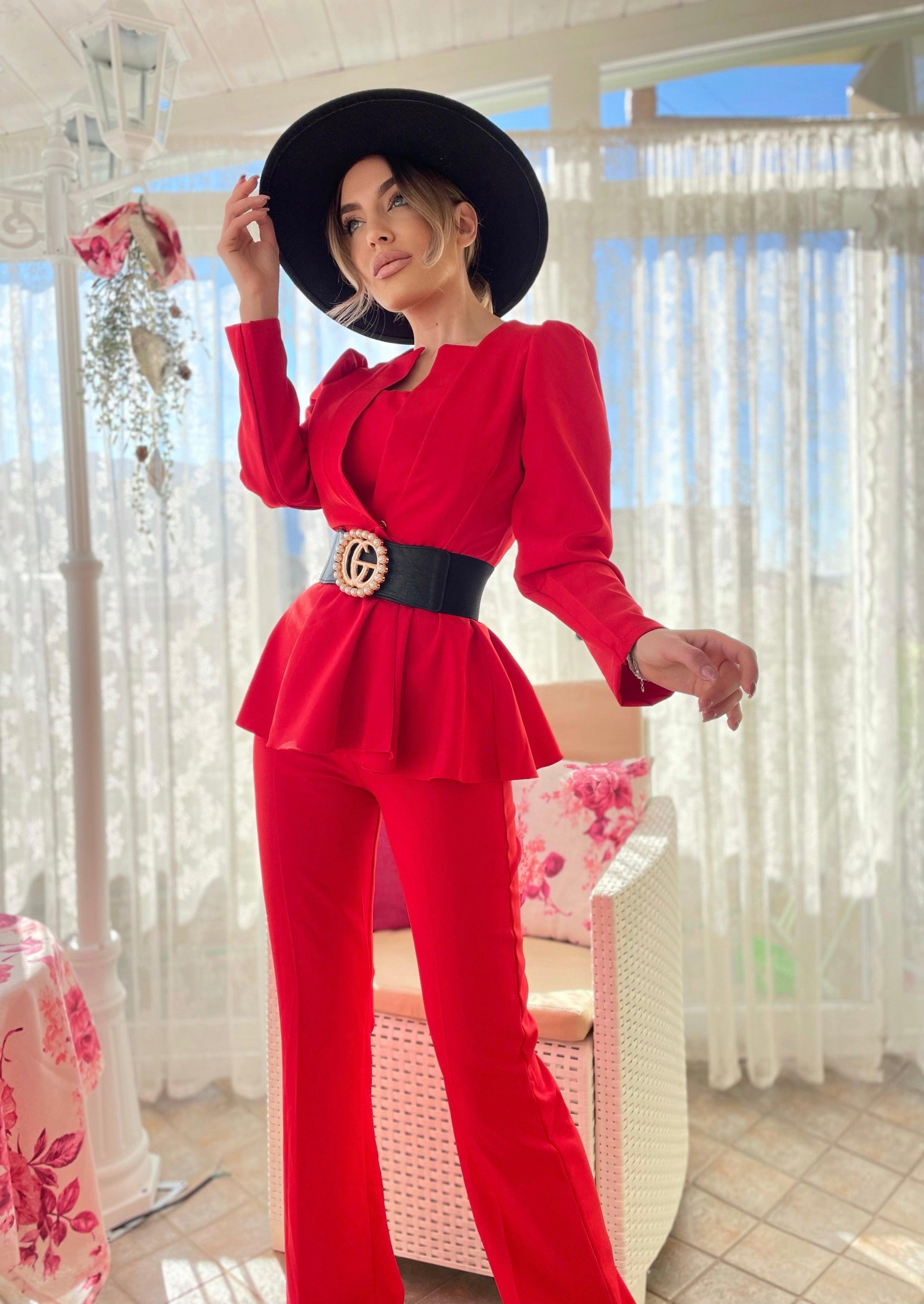 Tailleurs tre pezzi - giacca pantalone e top - giacca con rouche e pantalone palazzo rosso - Jiumir